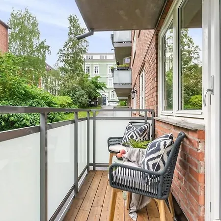 Appartement With Cozy Fireplace & Balcony *