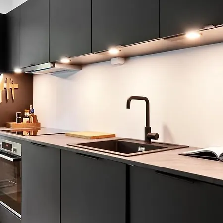 With Cozy Fireplace & Balcony Appartement *